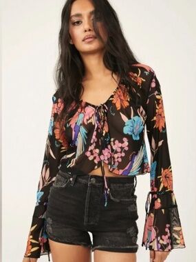 Free People of Paradise tie front top, size small